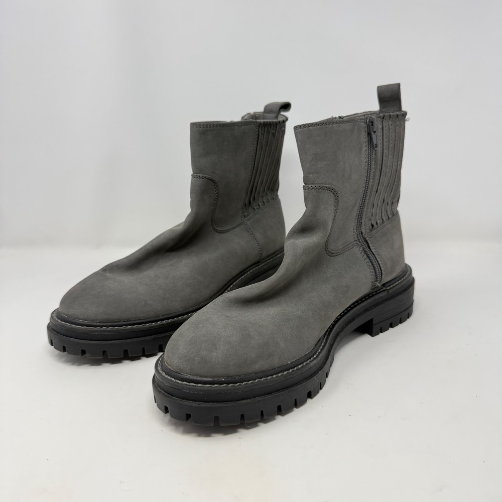 Time and Tru Womens Gray Chelsea Boots Memory Foam Lug Sole WMTT42FF026 Size 10